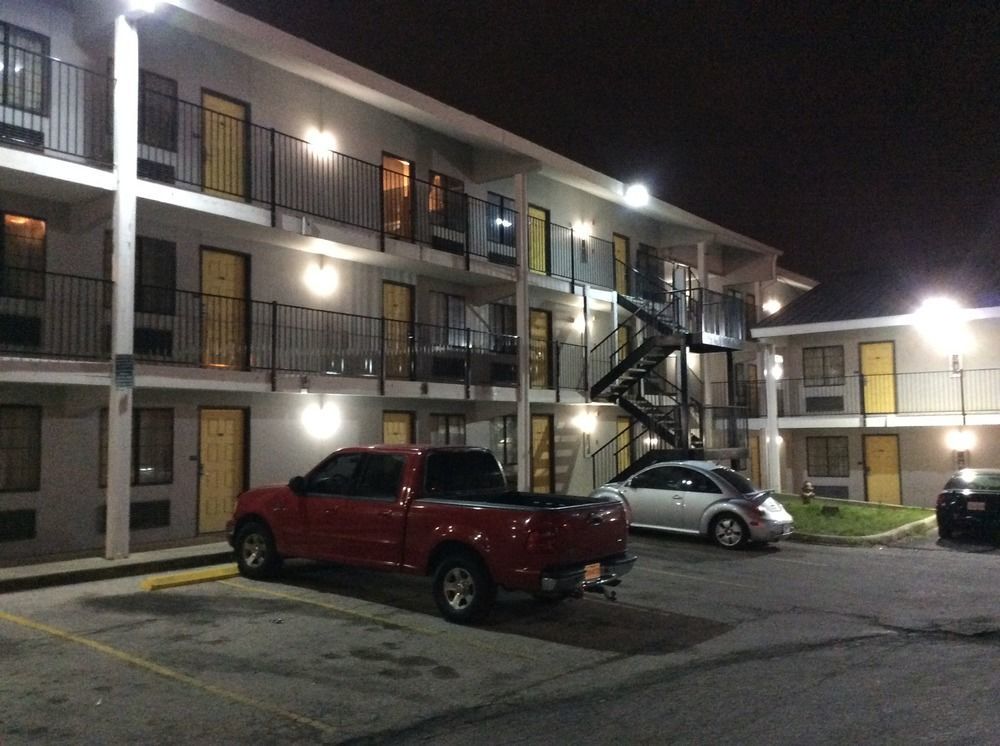 Motel 6 San Antonio, Tx I-35 North Corridor Exterior photo